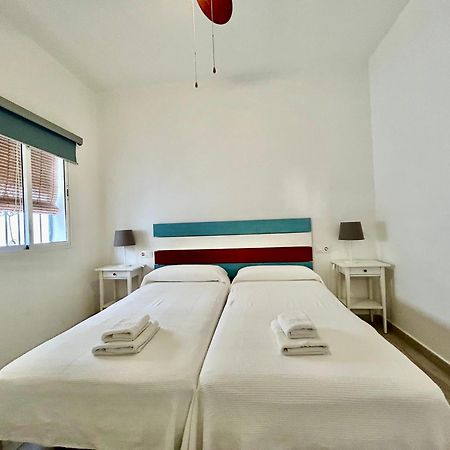 Acogedor Apt 8Pax 4Bdr 2Bth- Cozyhomesevilla2 Εξωτερικό φωτογραφία