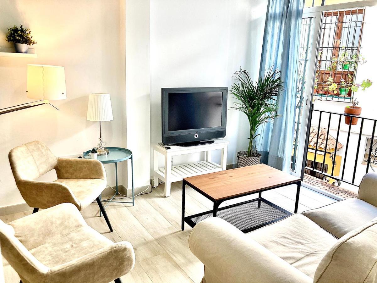 Acogedor Apt 8Pax 4Bdr 2Bth- Cozyhomesevilla2 Εξωτερικό φωτογραφία