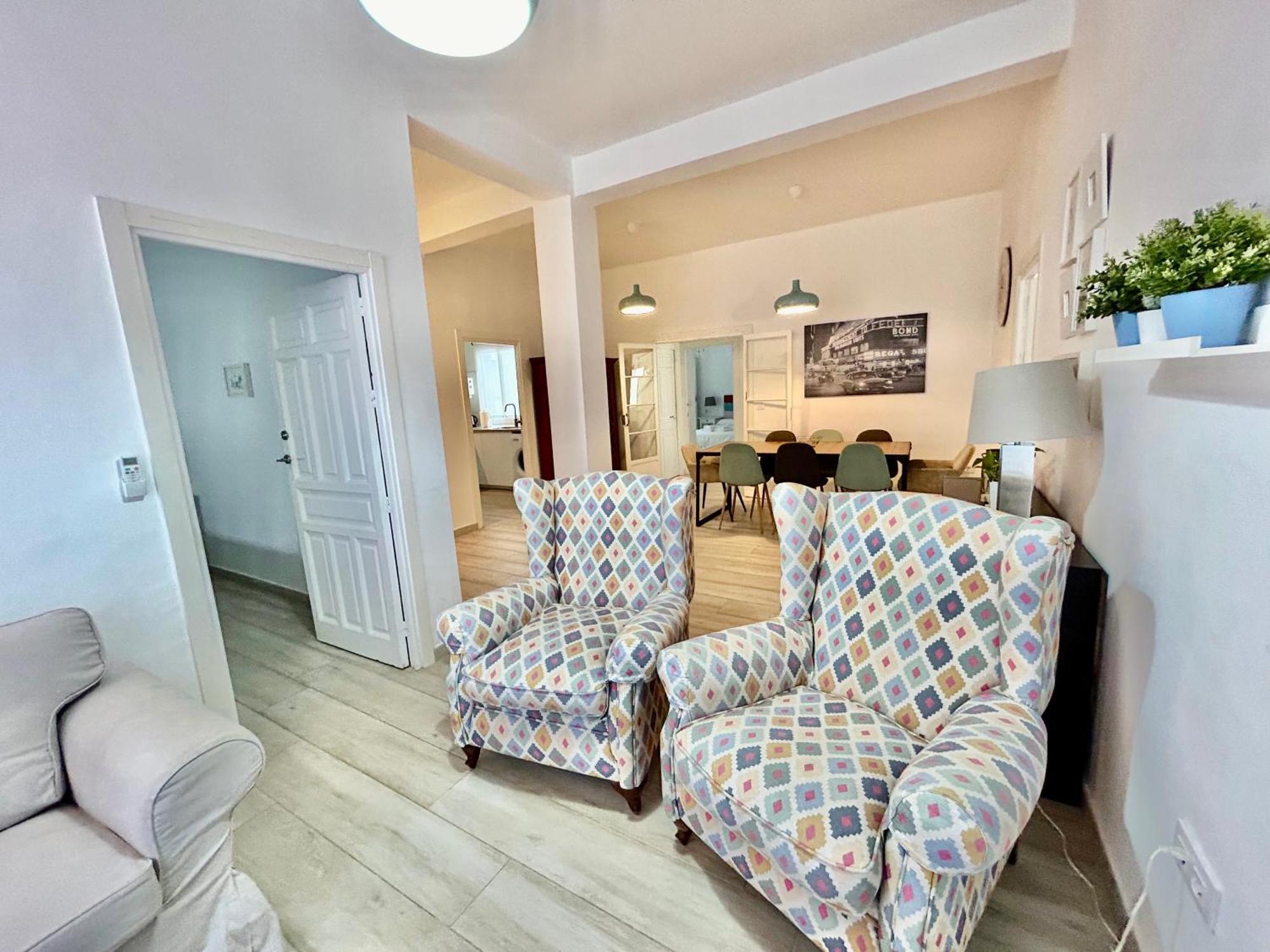 Acogedor Apt 8Pax 4Bdr 2Bth- Cozyhomesevilla2 Εξωτερικό φωτογραφία