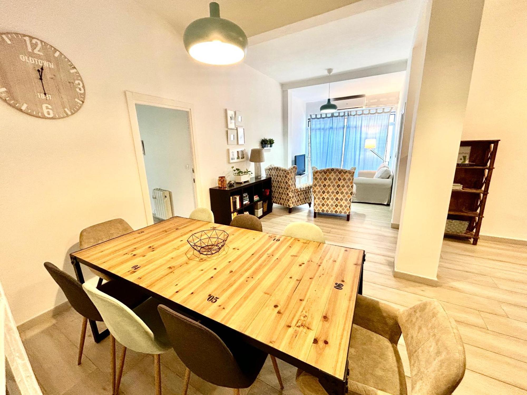 Acogedor Apt 8Pax 4Bdr 2Bth- Cozyhomesevilla2 Εξωτερικό φωτογραφία