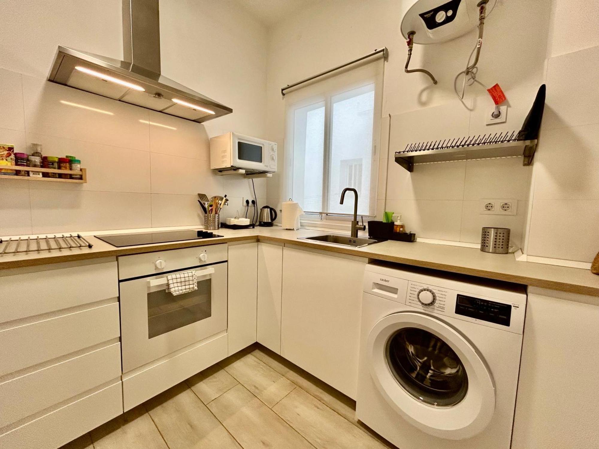 Acogedor Apt 8Pax 4Bdr 2Bth- Cozyhomesevilla2 Εξωτερικό φωτογραφία