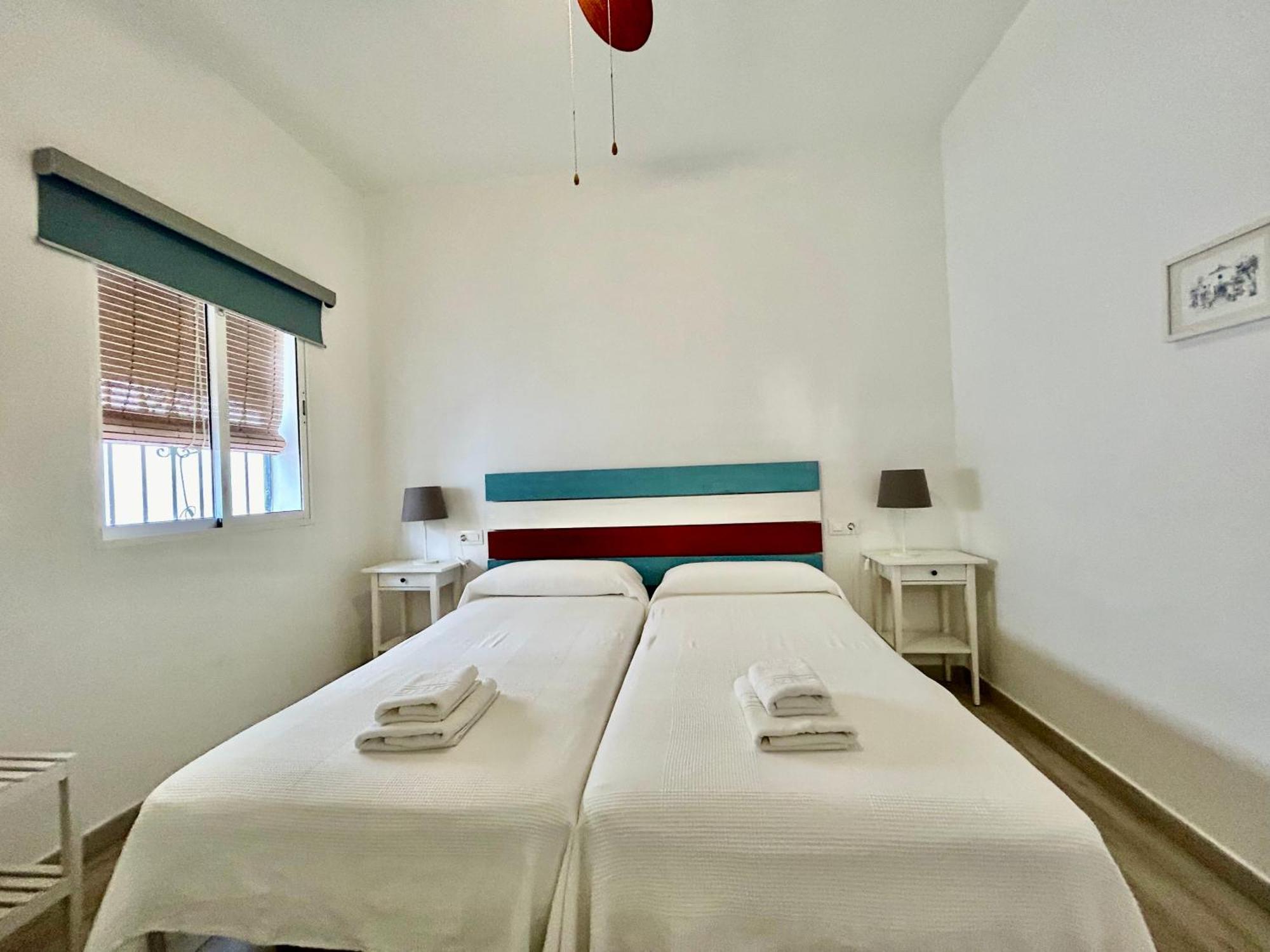 Acogedor Apt 8Pax 4Bdr 2Bth- Cozyhomesevilla2 Εξωτερικό φωτογραφία
