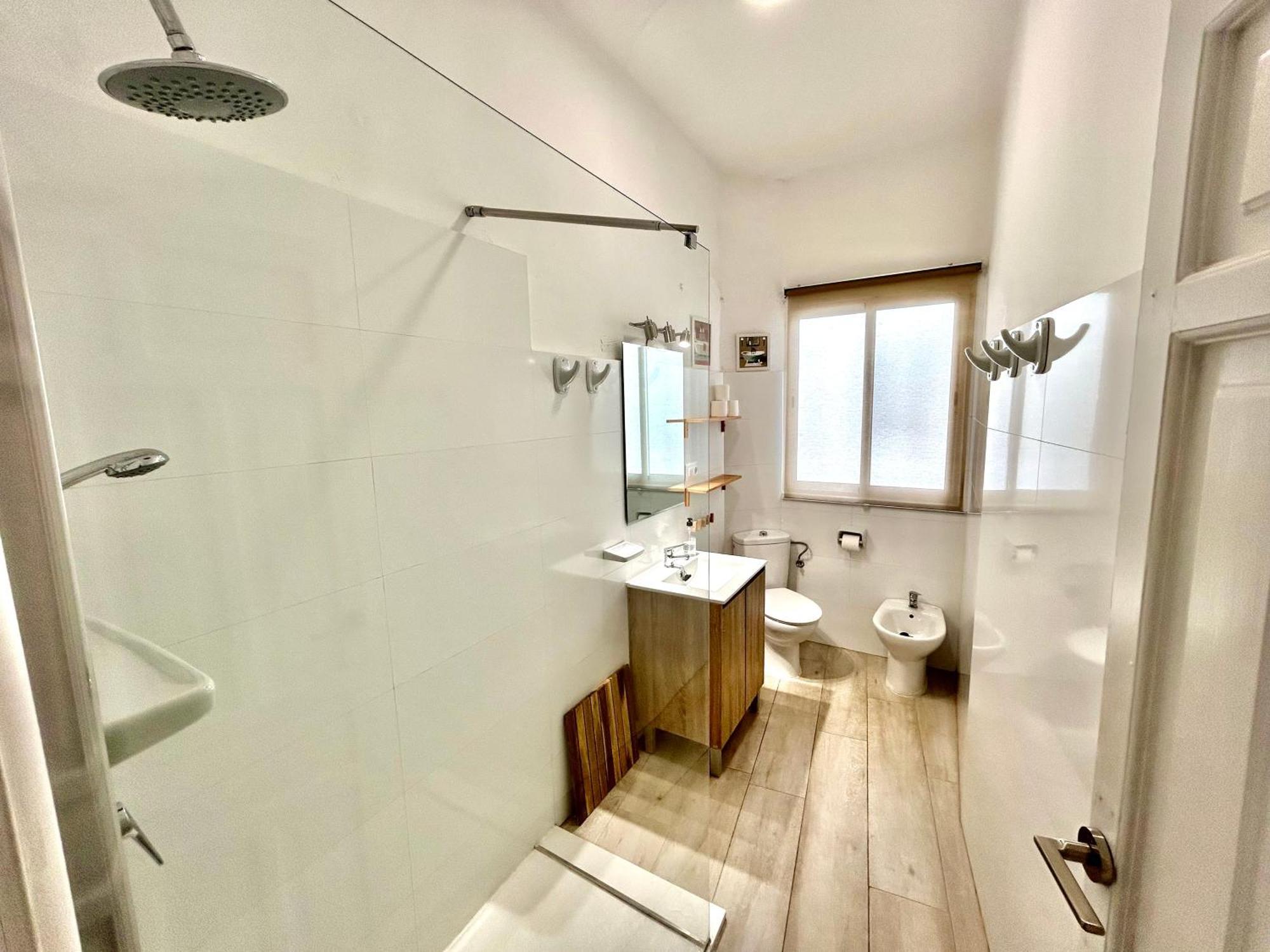 Acogedor Apt 8Pax 4Bdr 2Bth- Cozyhomesevilla2 Εξωτερικό φωτογραφία