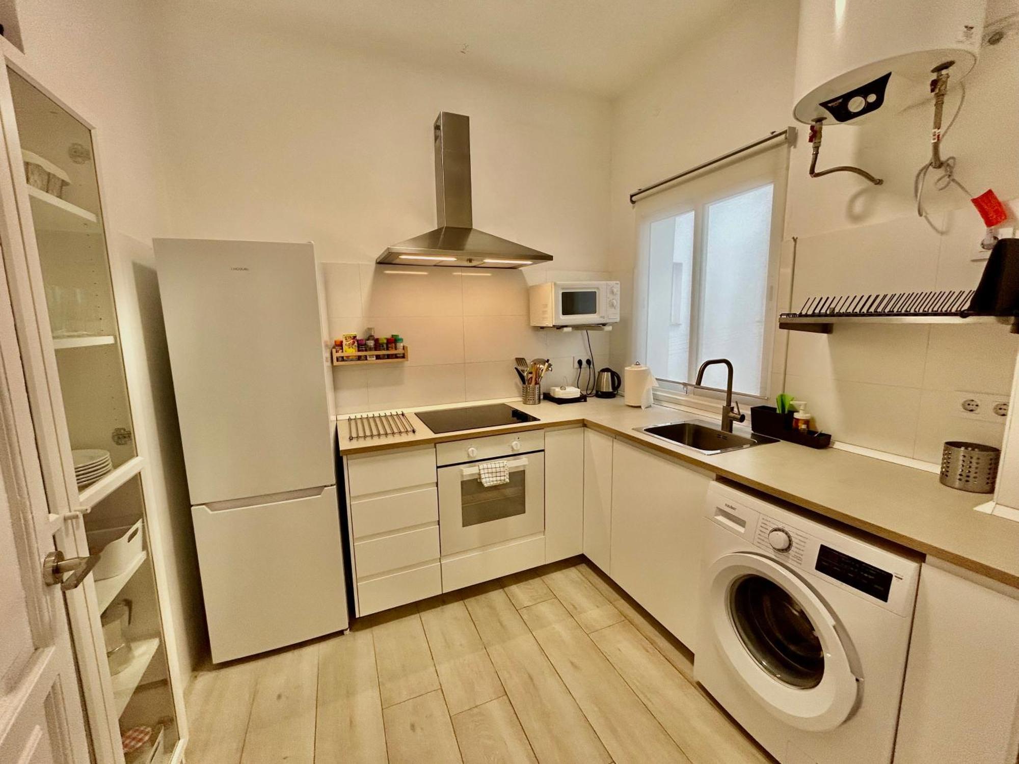 Acogedor Apt 8Pax 4Bdr 2Bth- Cozyhomesevilla2 Εξωτερικό φωτογραφία