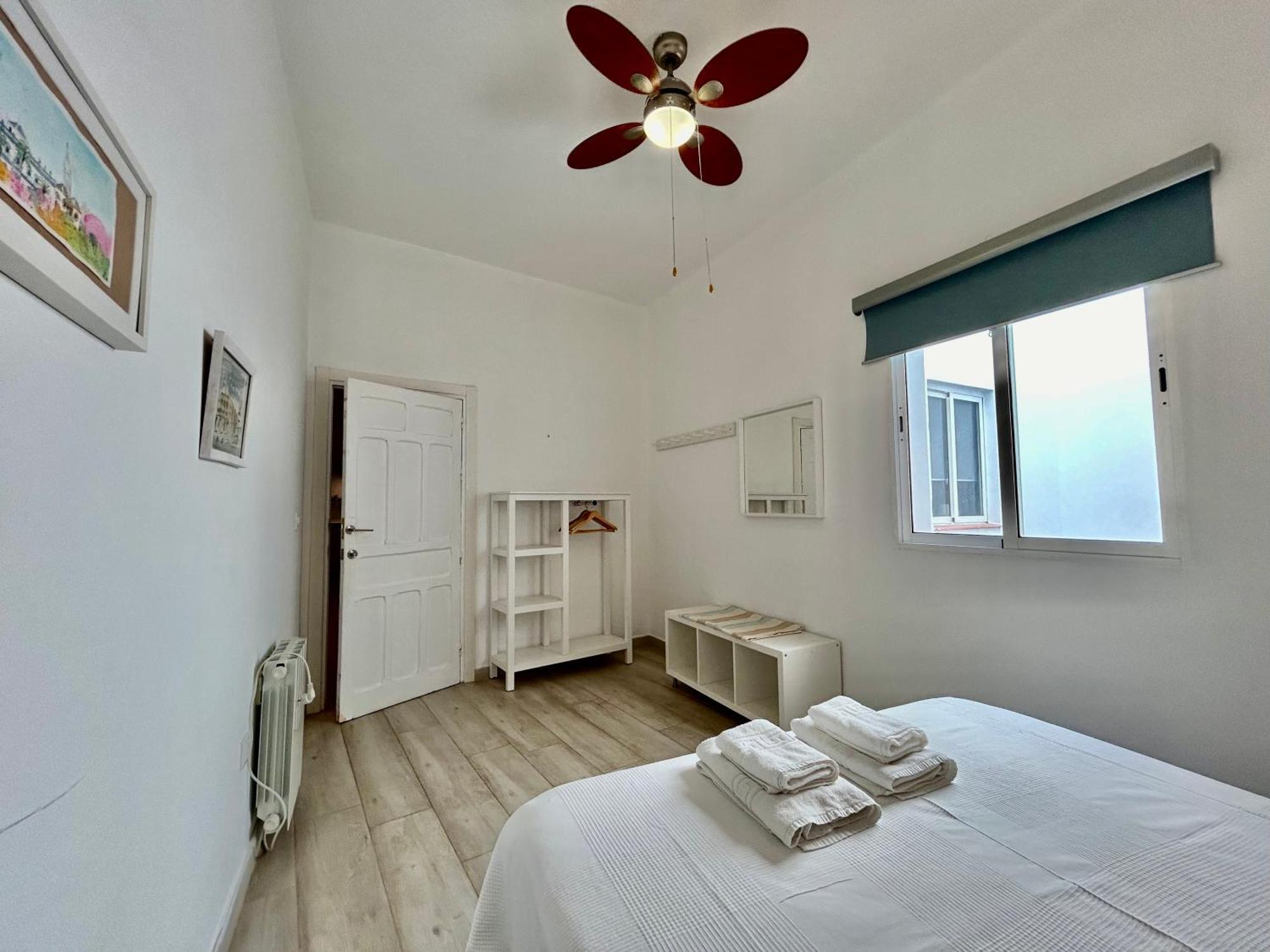 Acogedor Apt 8Pax 4Bdr 2Bth- Cozyhomesevilla2 Εξωτερικό φωτογραφία