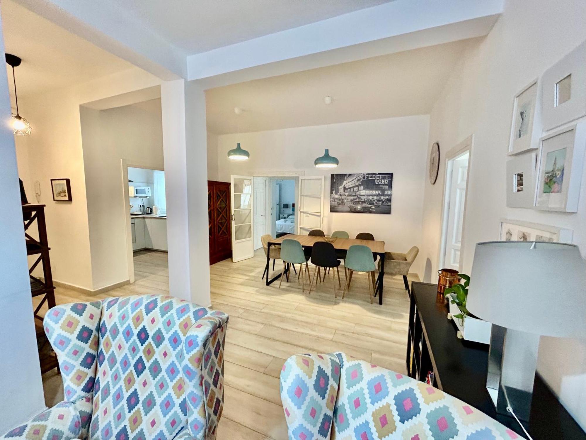 Acogedor Apt 8Pax 4Bdr 2Bth- Cozyhomesevilla2 Εξωτερικό φωτογραφία
