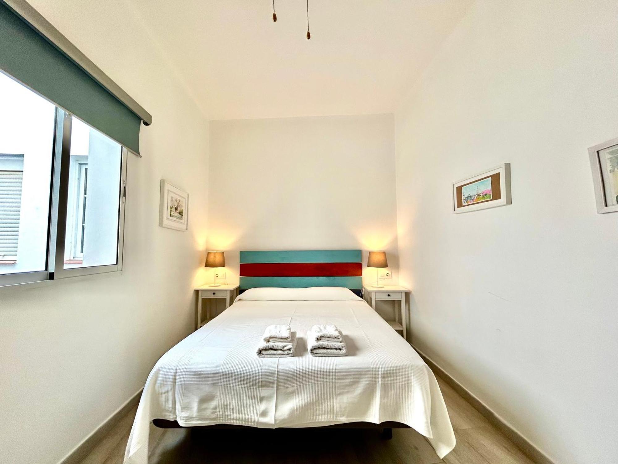 Acogedor Apt 8Pax 4Bdr 2Bth- Cozyhomesevilla2 Εξωτερικό φωτογραφία