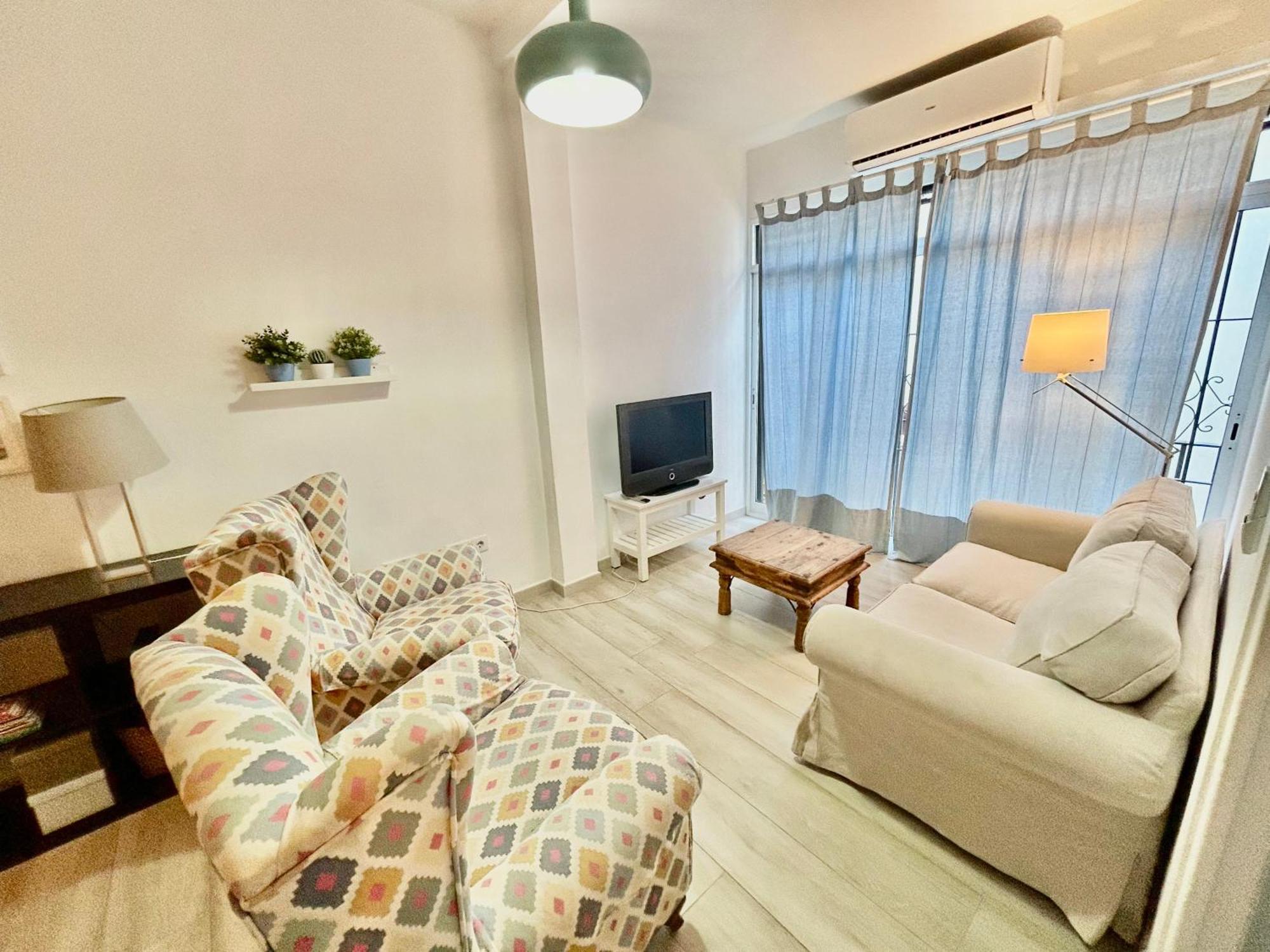 Acogedor Apt 8Pax 4Bdr 2Bth- Cozyhomesevilla2 Εξωτερικό φωτογραφία