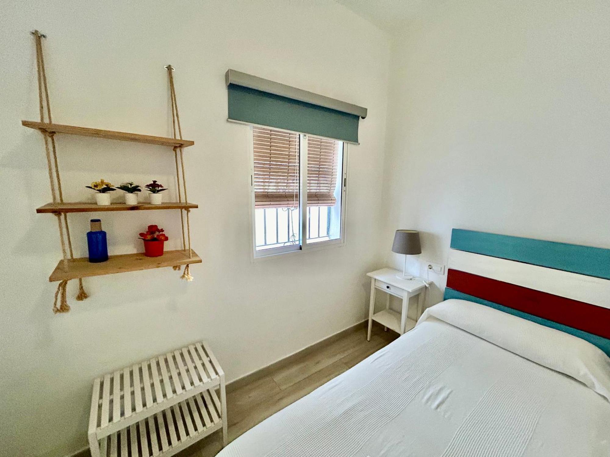 Acogedor Apt 8Pax 4Bdr 2Bth- Cozyhomesevilla2 Εξωτερικό φωτογραφία