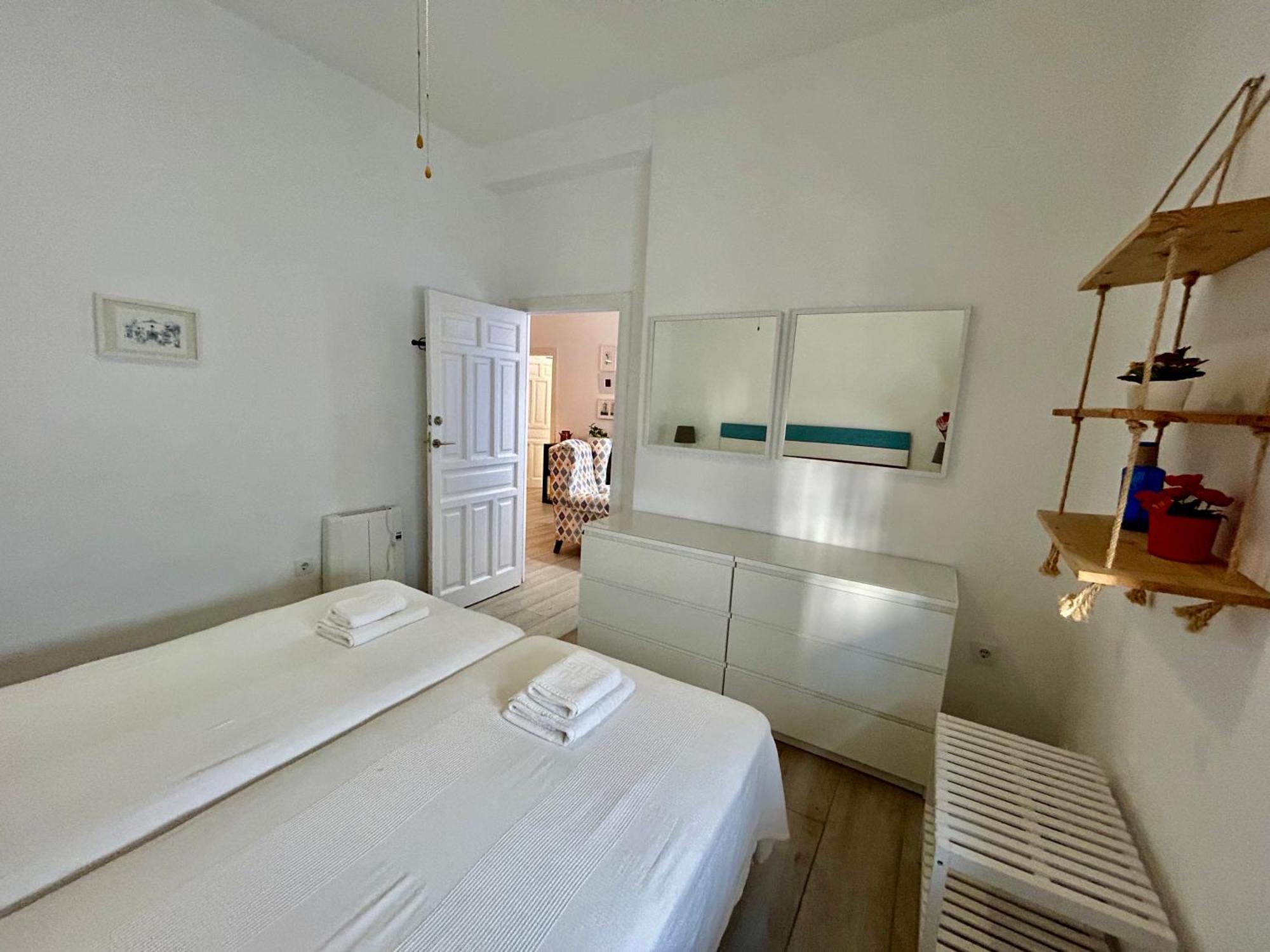 Acogedor Apt 8Pax 4Bdr 2Bth- Cozyhomesevilla2 Εξωτερικό φωτογραφία
