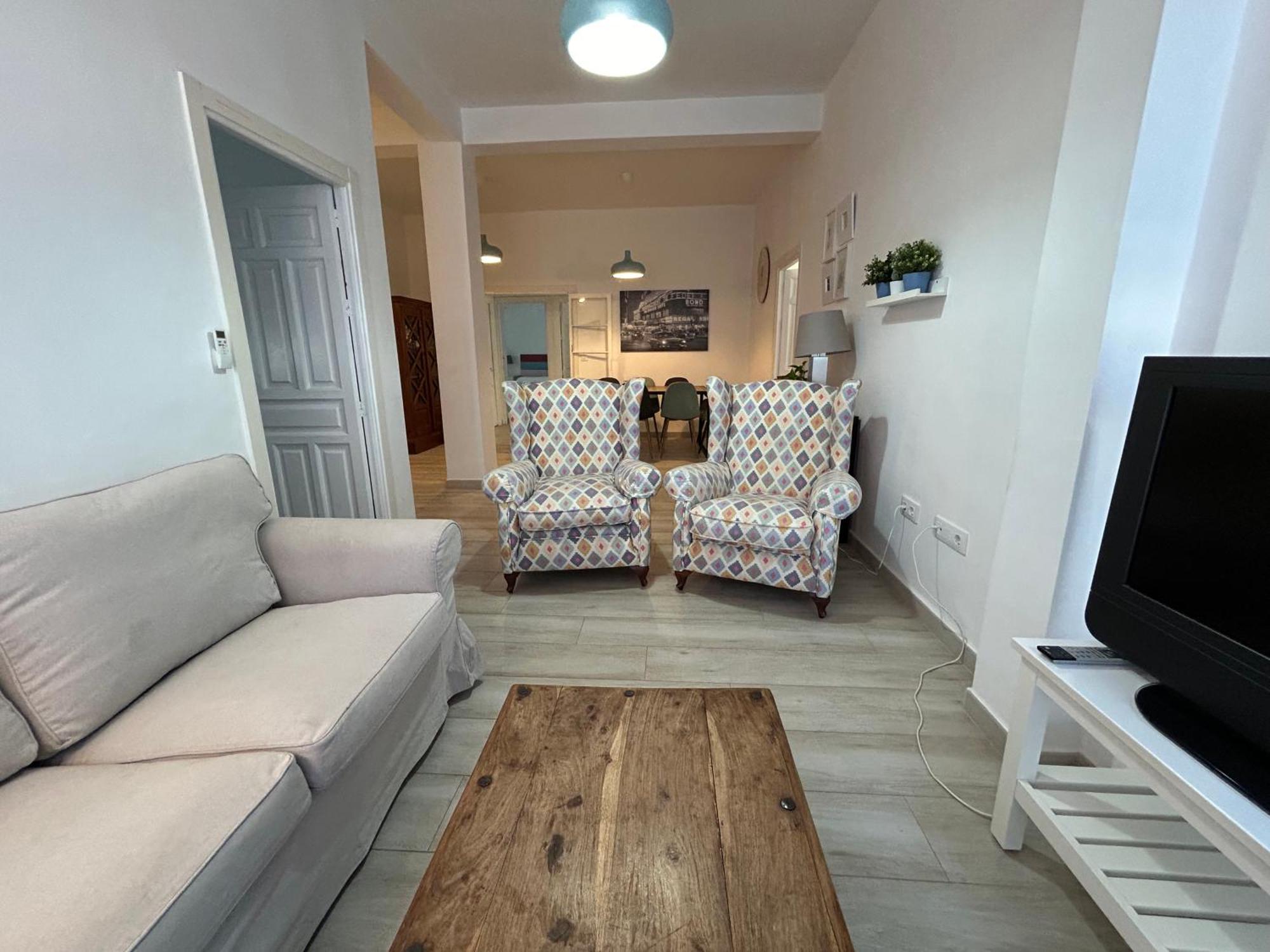 Acogedor Apt 8Pax 4Bdr 2Bth- Cozyhomesevilla2 Εξωτερικό φωτογραφία