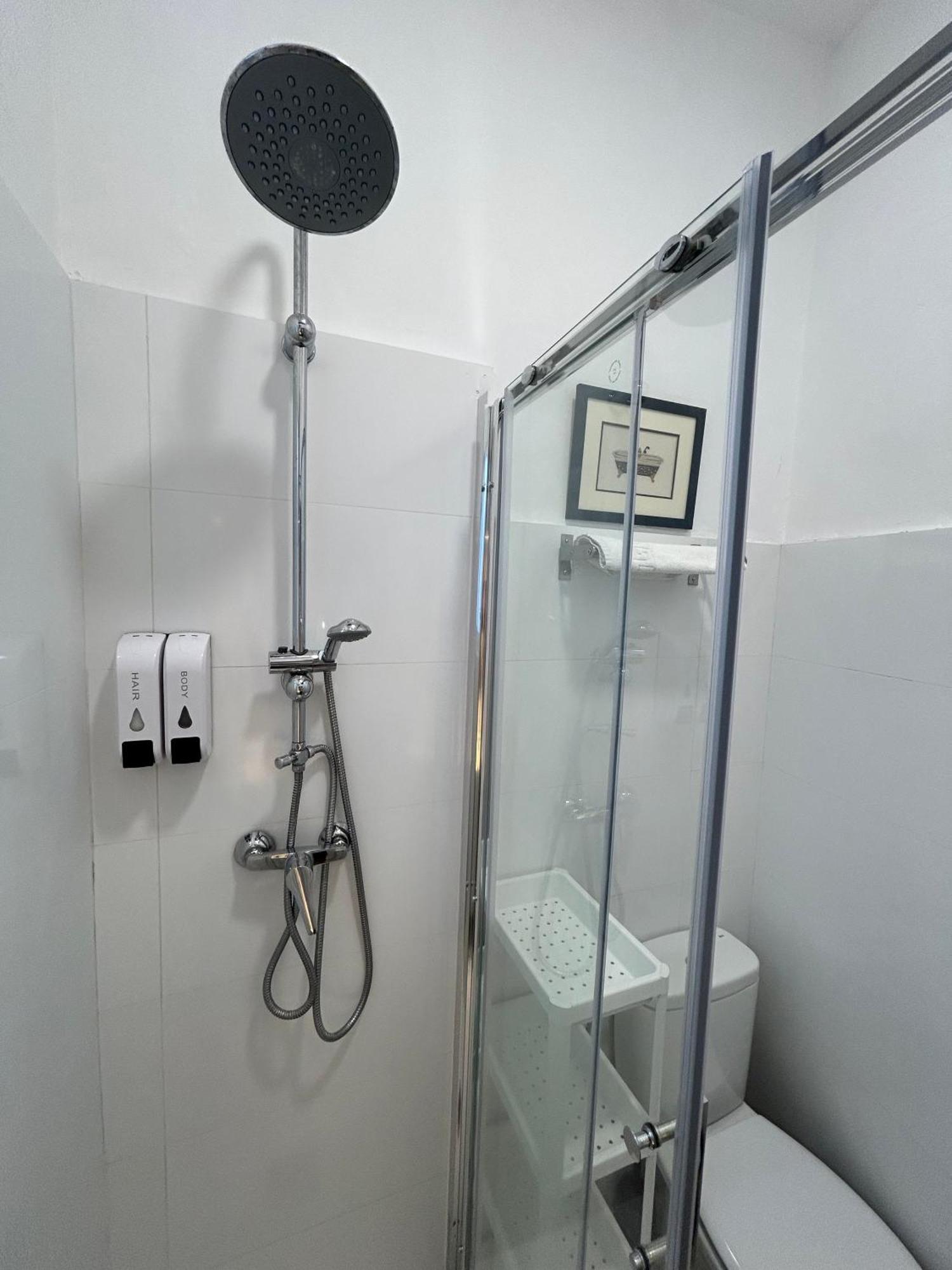Acogedor Apt 8Pax 4Bdr 2Bth- Cozyhomesevilla2 Εξωτερικό φωτογραφία